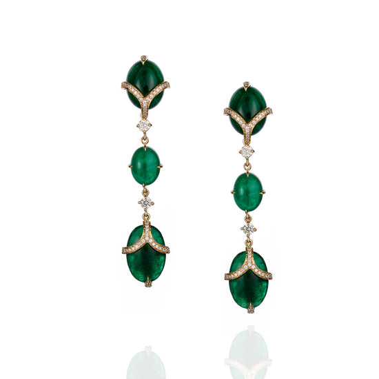 18 KT Yellow Gold Earrings with Emerald Cabochon and White Diamond