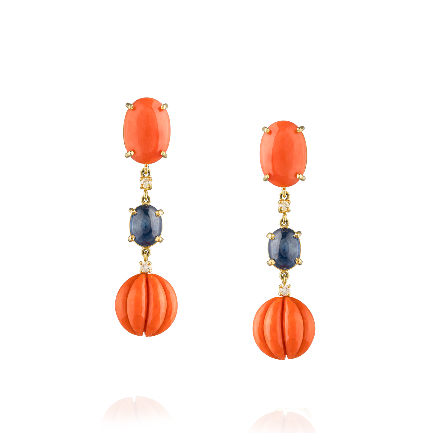 Load image into Gallery viewer, 18KT Yellow Gold Earring with Oval Coral Cabouchon
