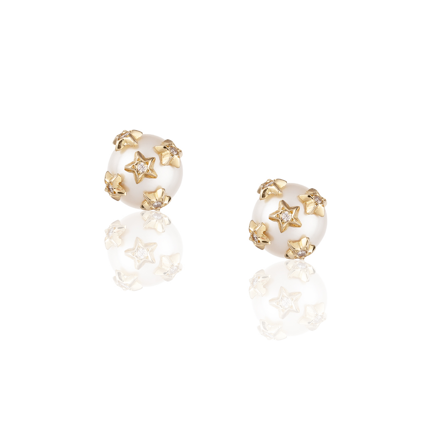 18k Yellow Gold Earrings with Freshwater Pearls  and White Diamonds