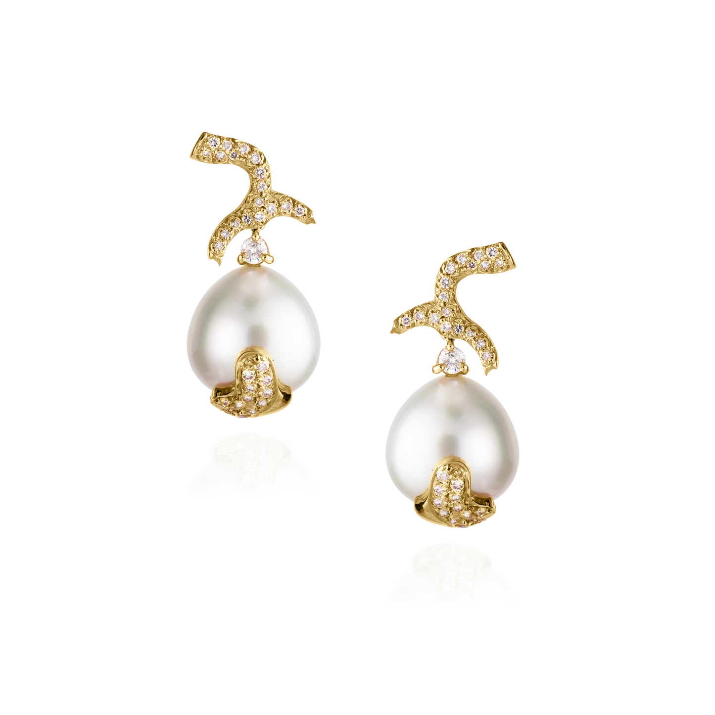 18Kt Yellow Gold Earring with Diamonds & South Sea Pearl