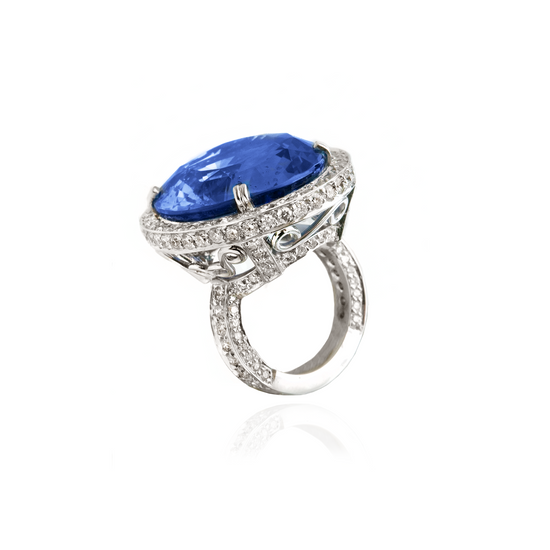 18K White Gold Ring with Blue Sapphire on a Diamond Setting