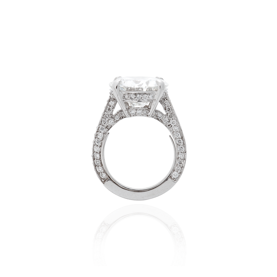 18K White Gold Ring with Round Faceted White Diamond