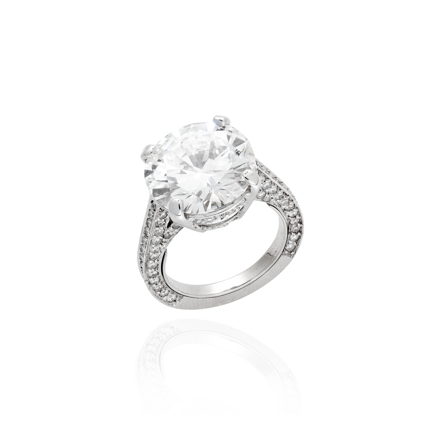 18K White Gold Ring with Round Faceted White Diamond