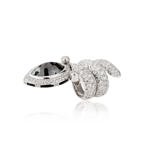 Load image into Gallery viewer, 18k White Gold Snake Ring with Black and White Diamonds
