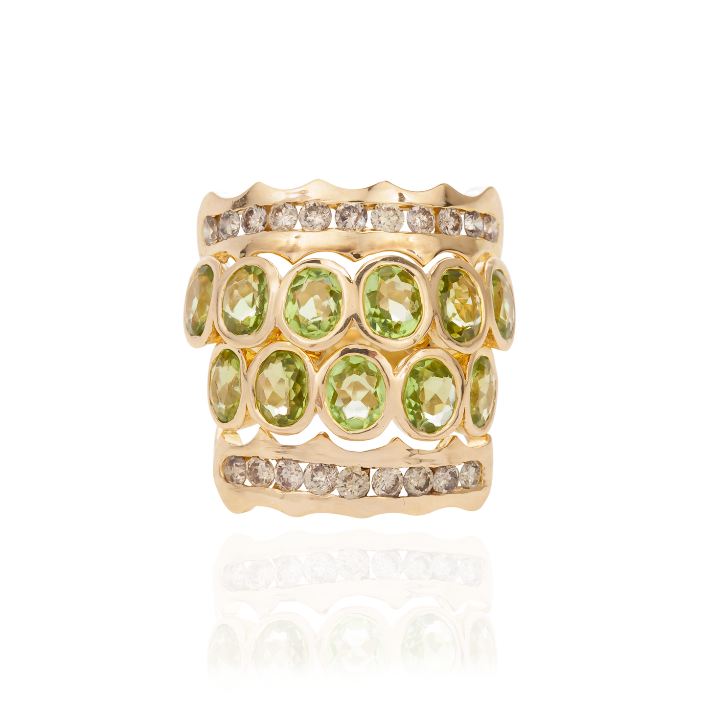 Load image into Gallery viewer, Iconic Wave 18K Yellow Gold Ring with Peridot
