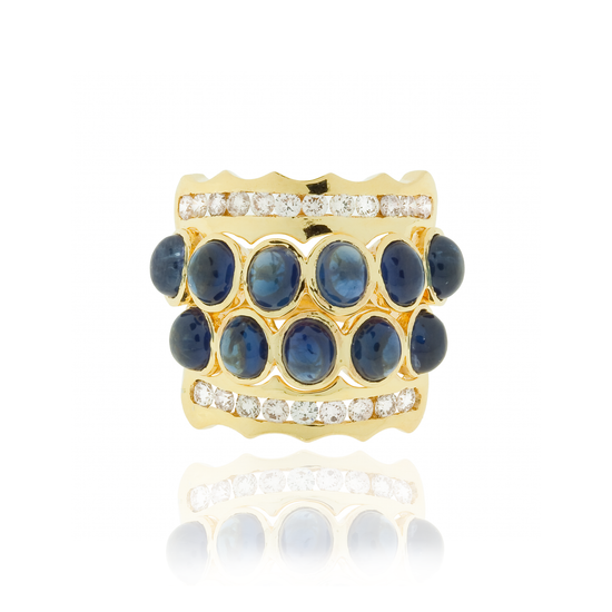 Iconic Wave 18K Yellow Gold Ring with Blue Sapphire Cabochon