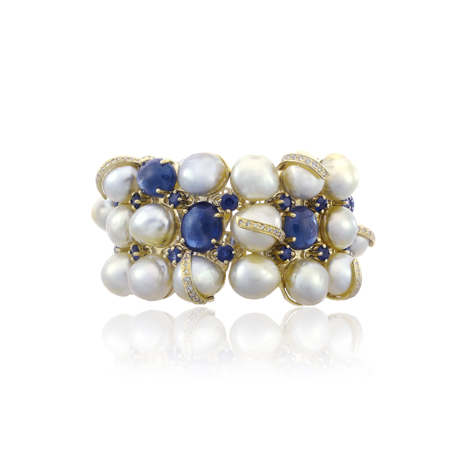 South Sea Pearls and Blue Sapphire Gold Bracelet