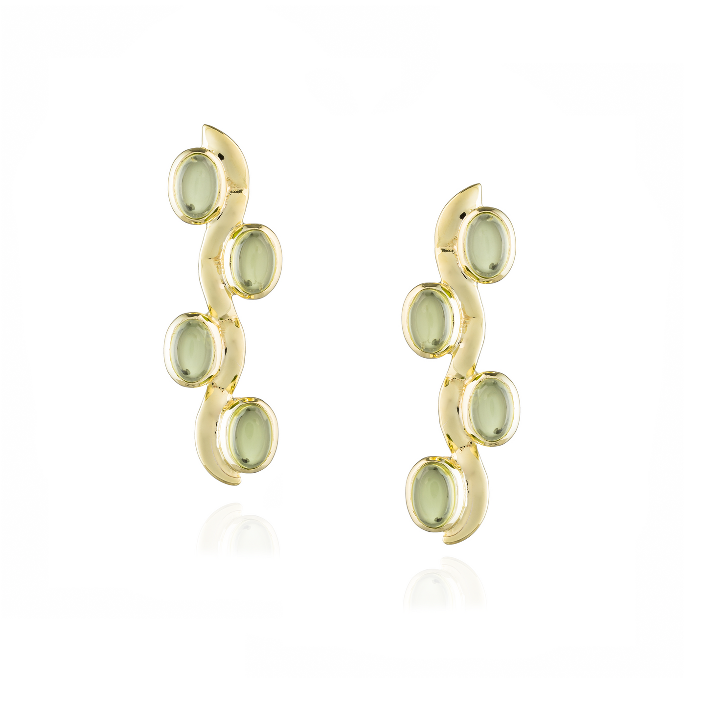 925 Silver Earrings plated in 18k Yellow Gold with Peridot Cabouchon.