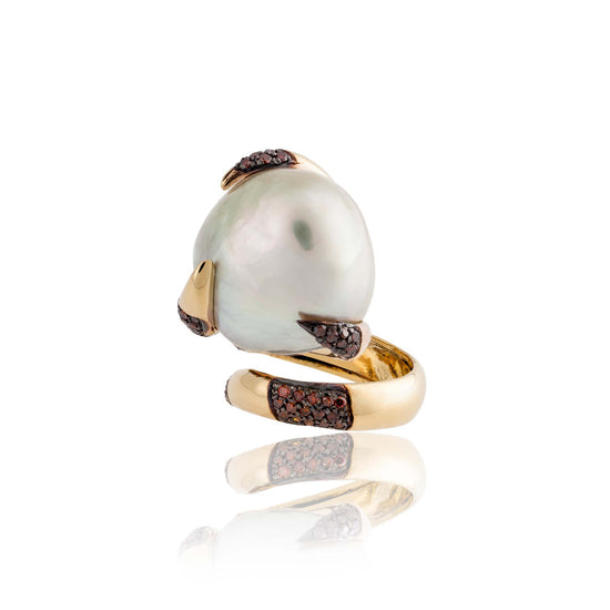 18k Yellow Gold Ring with South Sea Pearl and Diamonds